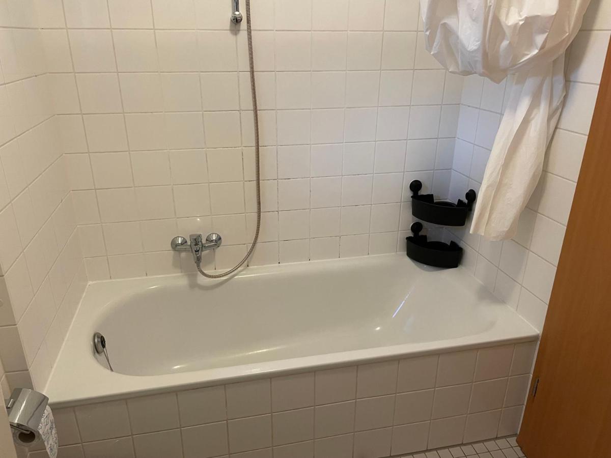 Ferienwohnung Mit 2 Zimmer, Kueche, Bad, In Саарбрюккен Экстерьер фото